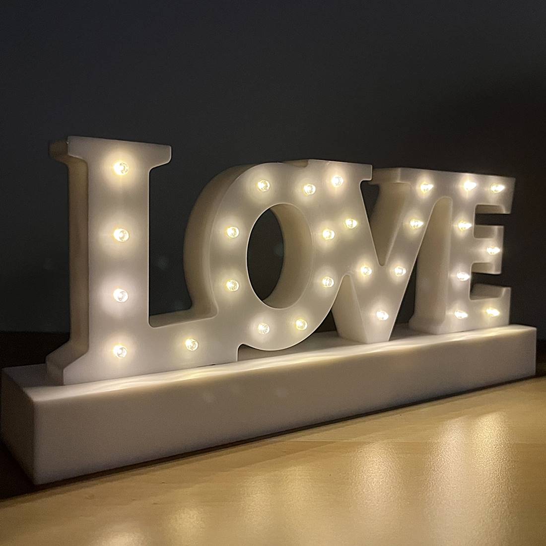 LED Schild | Schriftzug "LOVE" | Weiß